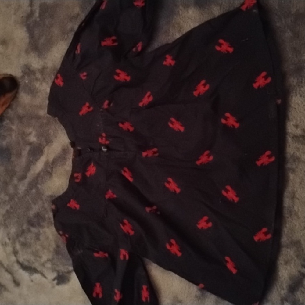 Girls lobster babydoll shirt.